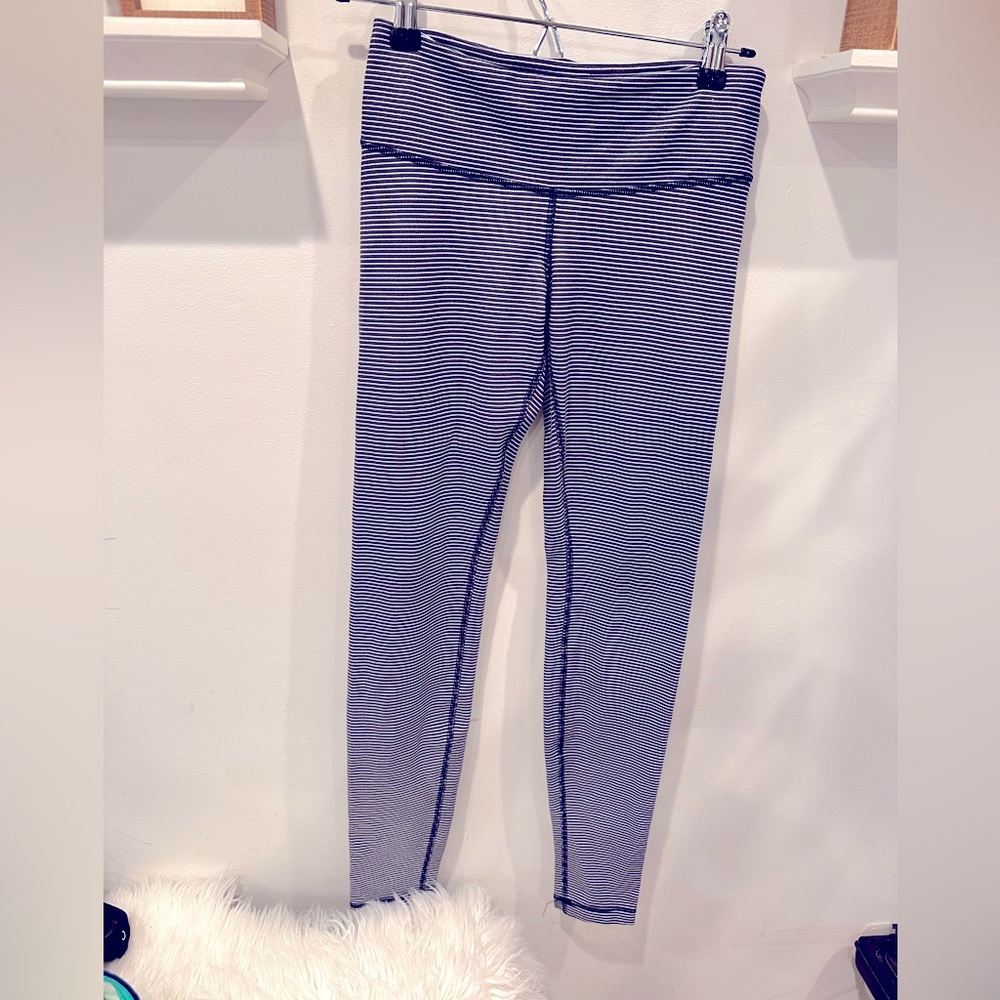 Lululemon Wunder Under Legging - Picture 6 of 15